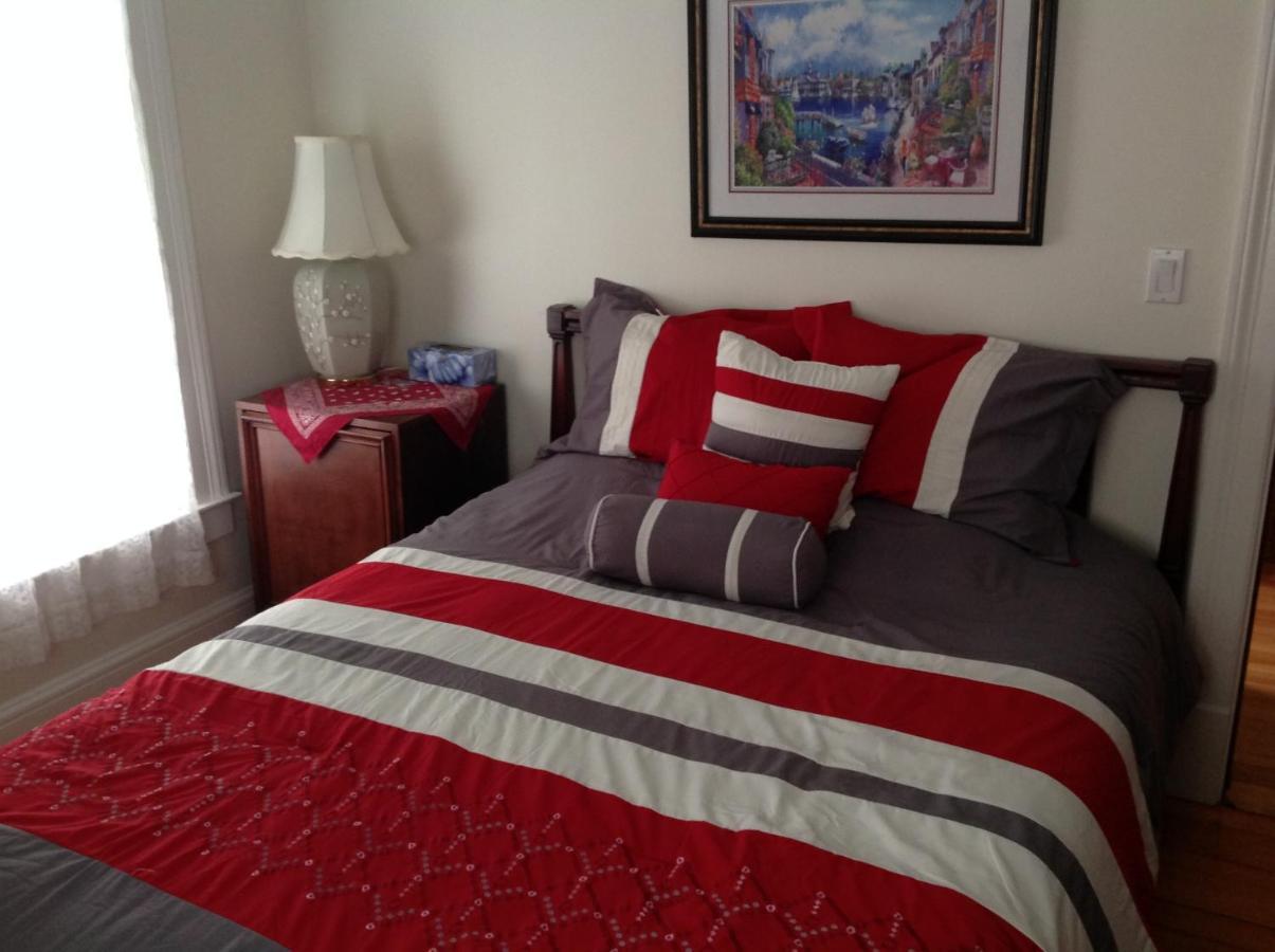 The Yellow House Bed & Breakfast Stanstead Plain Exteriér fotografie