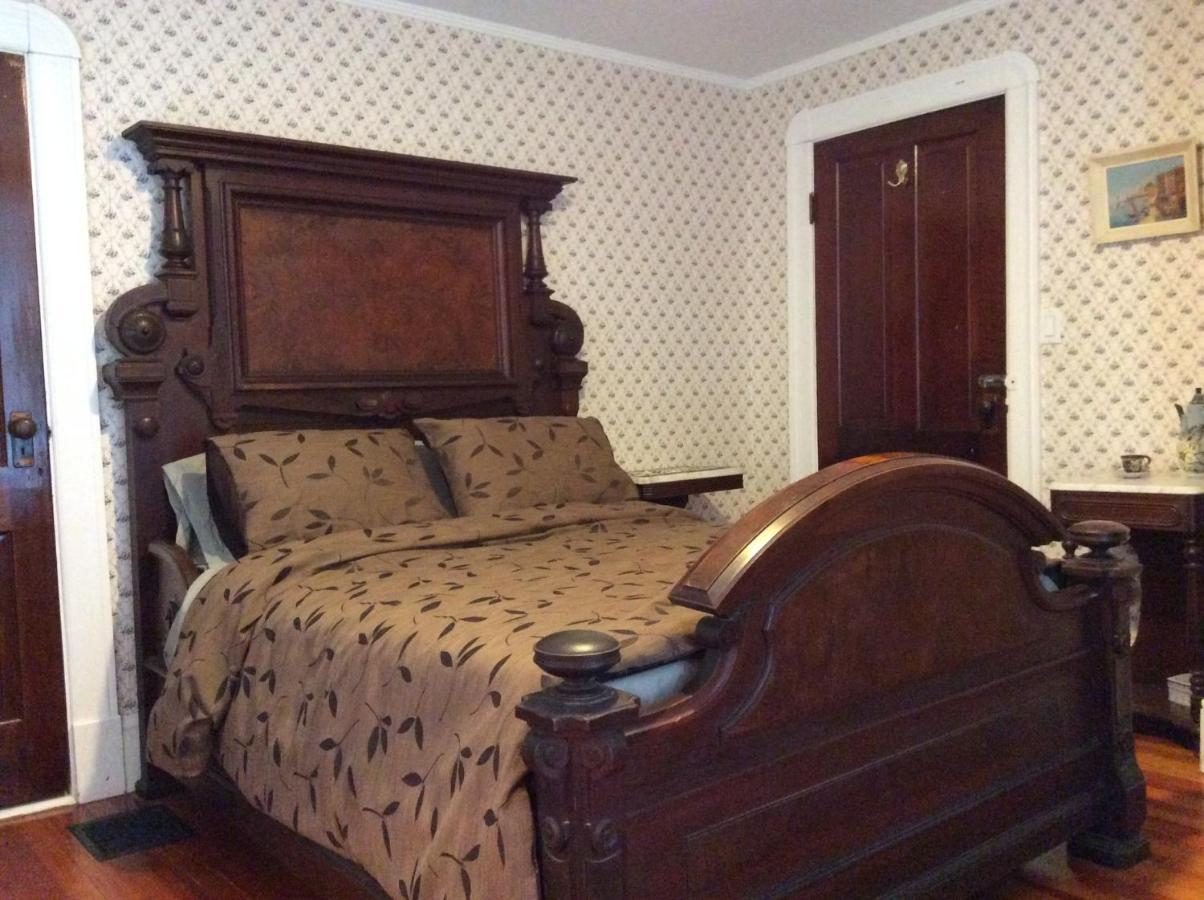 The Yellow House Bed & Breakfast Stanstead Plain Exteriér fotografie