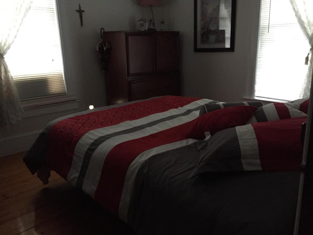 The Yellow House Bed & Breakfast Stanstead Plain Exteriér fotografie