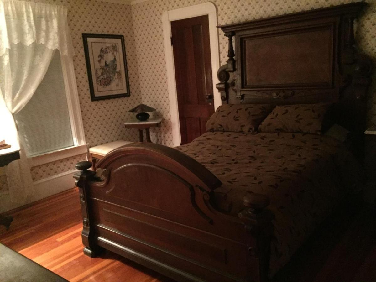 The Yellow House Bed & Breakfast Stanstead Plain Exteriér fotografie
