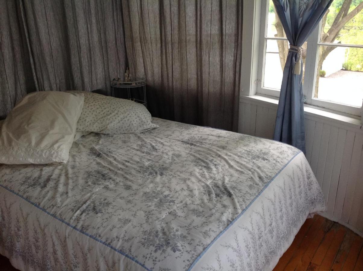 The Yellow House Bed & Breakfast Stanstead Plain Exteriér fotografie